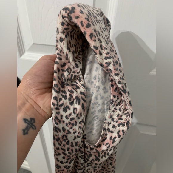 Leopard Muscle Shirt - Picture 5 of 6